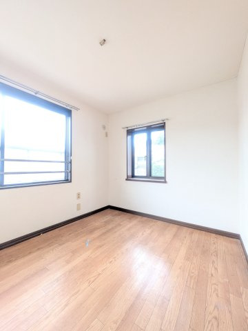 コートヒルズの洋室