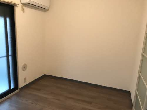 シャトー花園の洋室