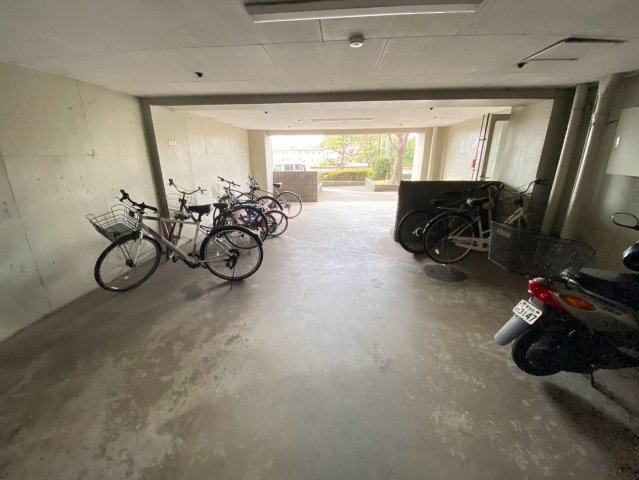 ライフプラザ加木屋壱番館の駐輪場|事前予約にて現地ご見学いただけます！お気軽にお問い合わせください♪
■株式会社　セキュアハウス　豊明支店■
住宅ローンに強く、知識、経験豊富なスタッフ在籍
お客様に寄り添い、ご成約後もサポート致します