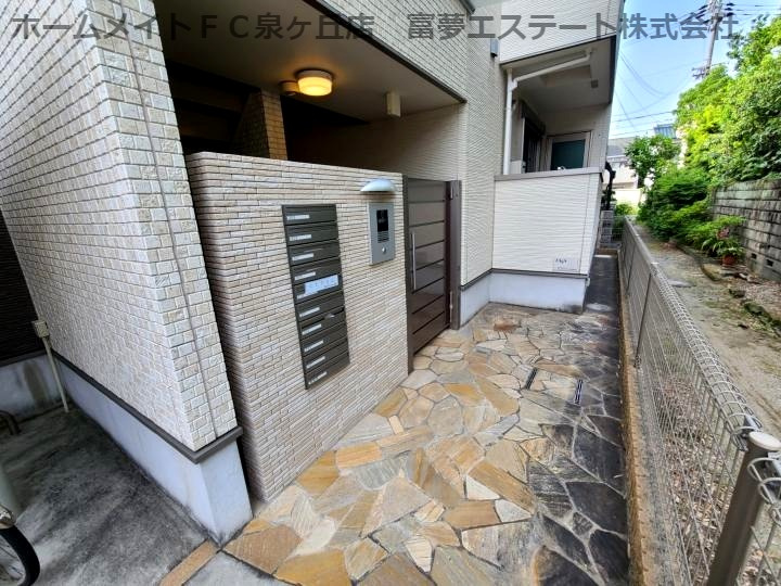 フジパレス諏訪ノ森Ⅰ番館のエントランス