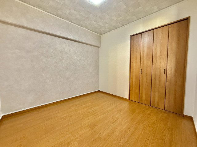 御影プライムハイツの洋室|リビング横洋室約4.5帖