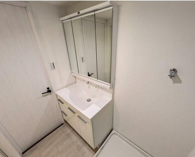 【中古マンション】若葉グリーンプラザ参番館の独立洗面台|朝の身支度に欠かせない洗面台です！