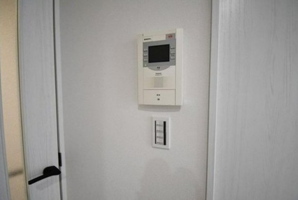 【中古マンション】若葉グリーンプラザ参番館のセキュリティ|TVモニター付きインターフォン付きで悪質なセールスにも安心！