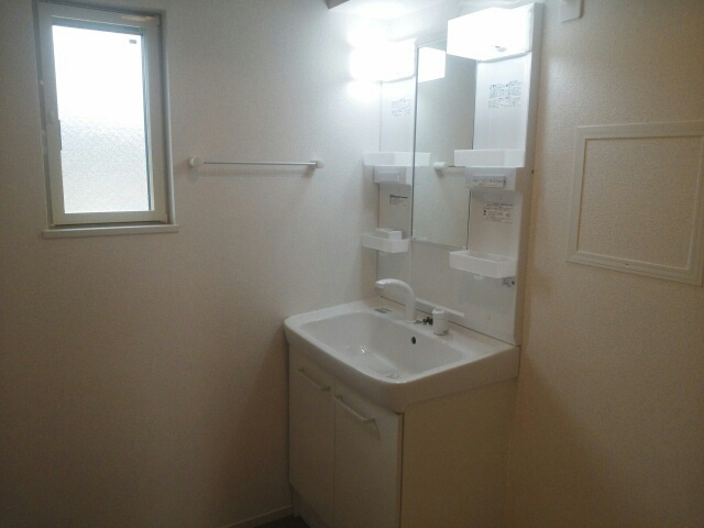 パレ・ロザージュⅠの独立洗面台|洗面所