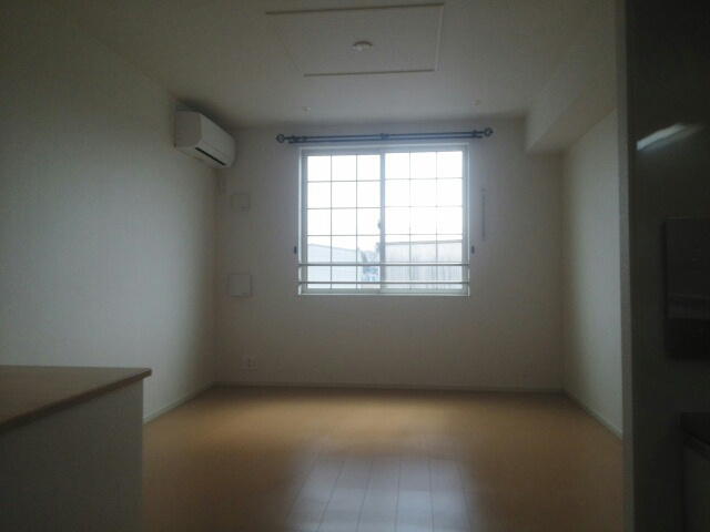 パレ・ロザージュⅠの居間・リビング|居室・リビング