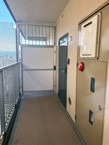 メゾンドール高石　11階部分のエントランス