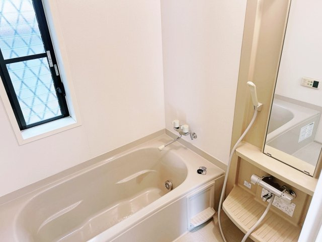 泉大津市北豊中　中古一戸建て住宅の浴室