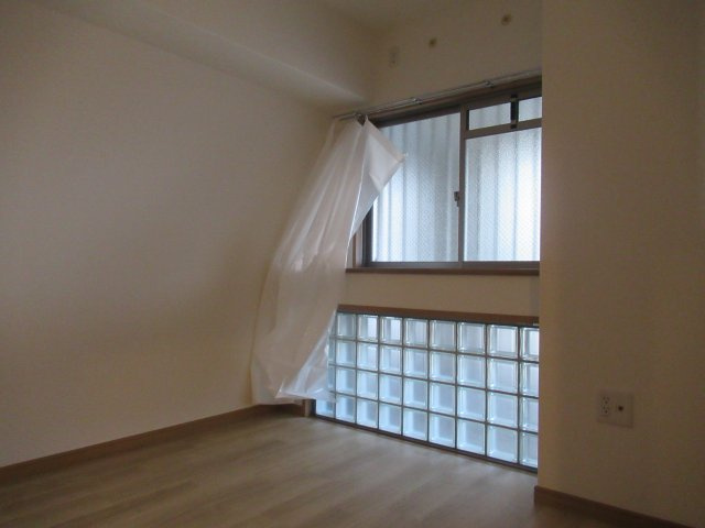 フレール新開地６丁目２ＬＤＫの洋室|スタンダードな洋室です