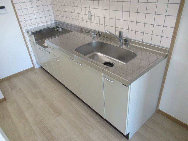 フレール新開地６丁目２ＬＤＫのキッチン|キッチンでお料理をお楽しみください