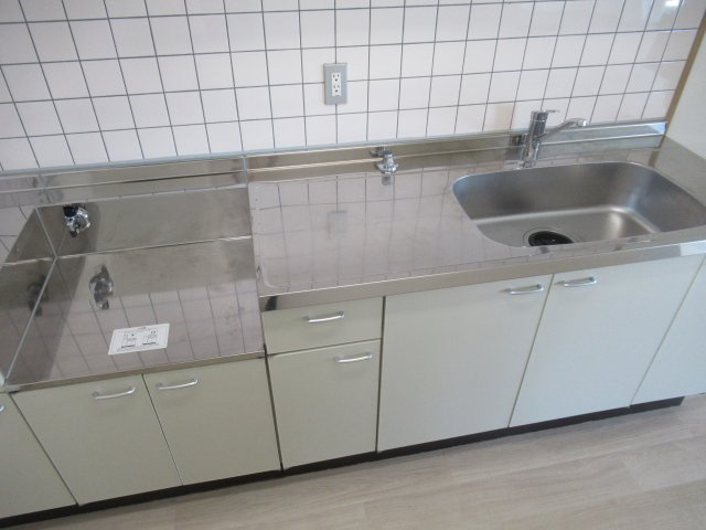 フレール新開地６丁目２ＬＤＫのキッチン|使いやすいキッチンです