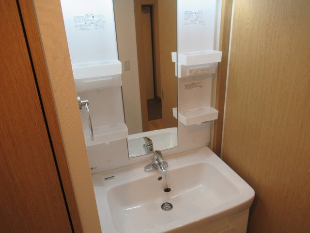 フレール新開地６丁目２ＬＤＫの洗面所|使いやすい洗面所です