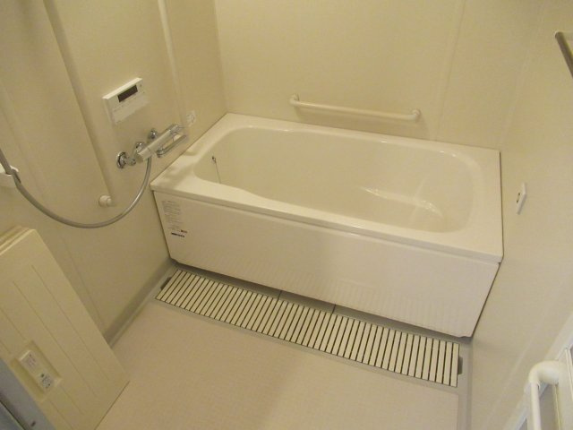 フレール新開地６丁目２ＬＤＫの浴室|お風呂で日々の疲れを落としましょう