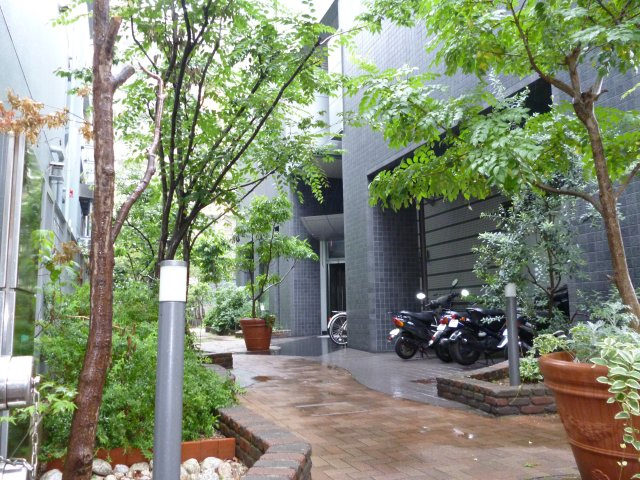 フレール新開地６丁目２ＬＤＫのエントランス|毎日通るエントランスはこのようになっています