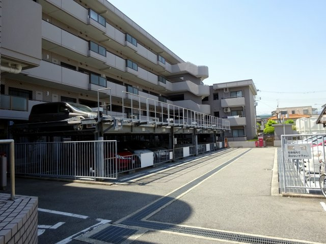 ドルチェ甲子園の駐車場