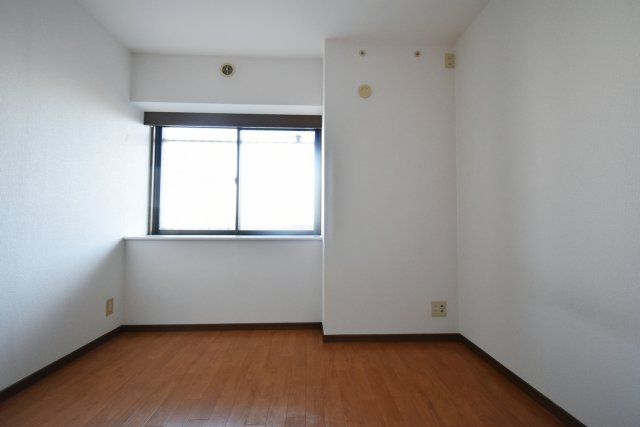 ドルチェ甲子園の洋室