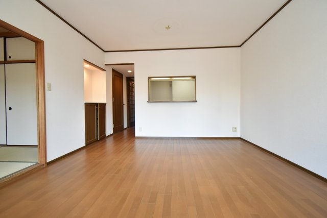 ドルチェ甲子園の居間・リビング