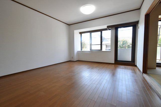 ドルチェ甲子園の居間・リビング