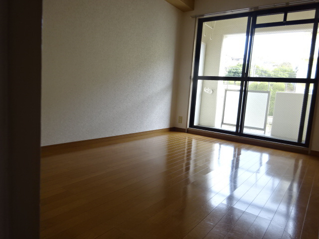 コーポ大津和の居間・リビング