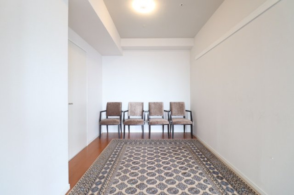 【洋室】 | 【洋室】約5.1帖の洋室！押入れがあり、お部屋を広くお使いいただけます◎