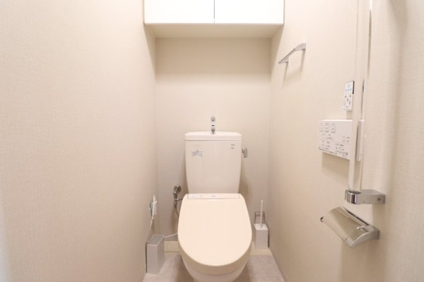 【トイレ】 | 【トイレ】バリアフリー仕様のお手洗いでお年寄りからお子様まで安心してお使いいただけます◎