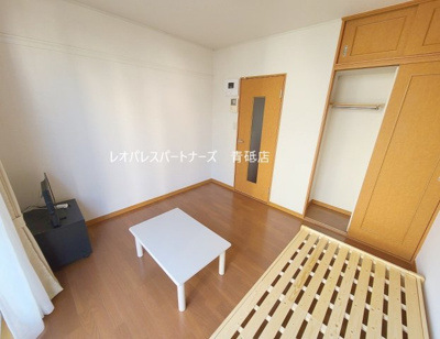 【居間・リビング】 | グランシャリオ | ※1階はフローリング、2階以上はカーペットとなります。
