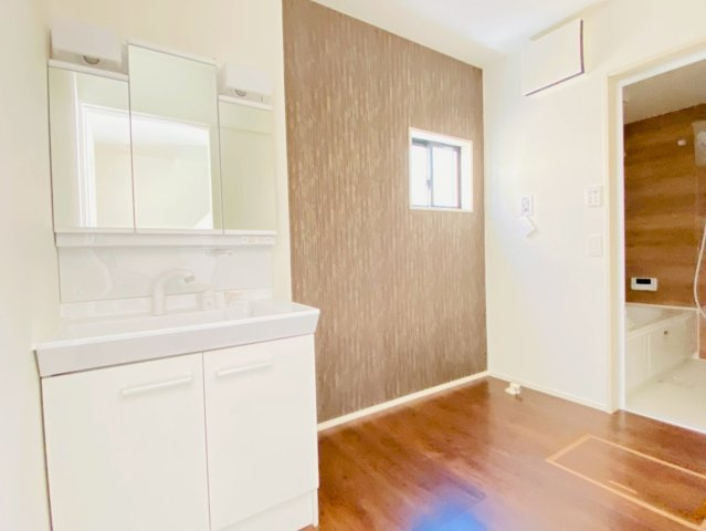 よかタウン／菊池郡大津町室11期／２号棟の独立洗面台