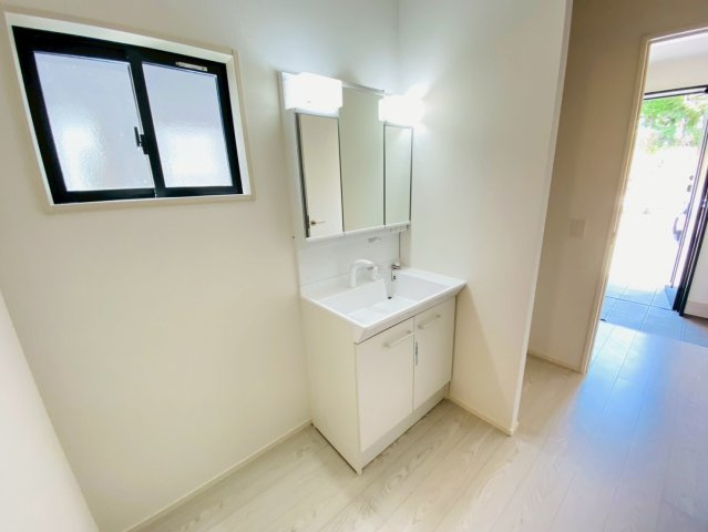 よかタウン／菊池郡大津町室11期／４号棟の独立洗面台
