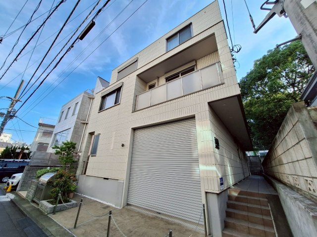 ぺル　センプレ原宿の外観