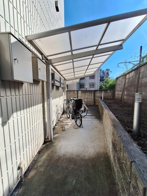 ぺル　センプレ原宿の駐車場