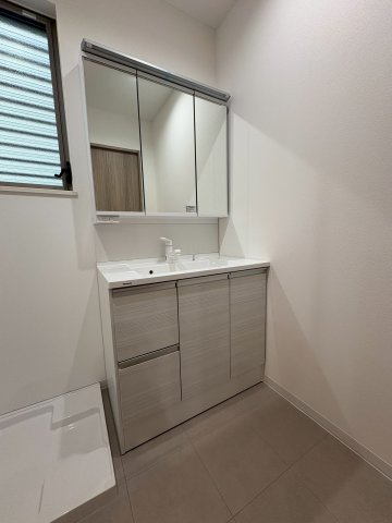 日置荘原寺町　戸建の独立洗面台