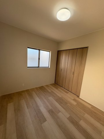 日置荘原寺町　戸建の洋室