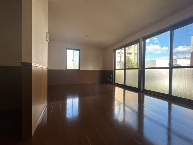 パークハイム壱番館　Ｅ棟の居間・リビング