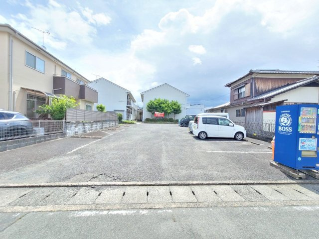 グリーンパーク国分 Bの駐車場