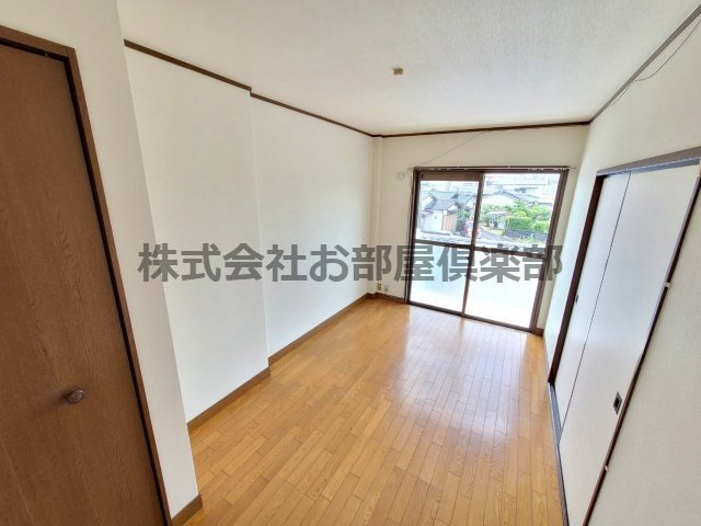 グリーンパーク国分 Bの居間・リビング|どのお部屋にも行きやすい便利なダイニング！