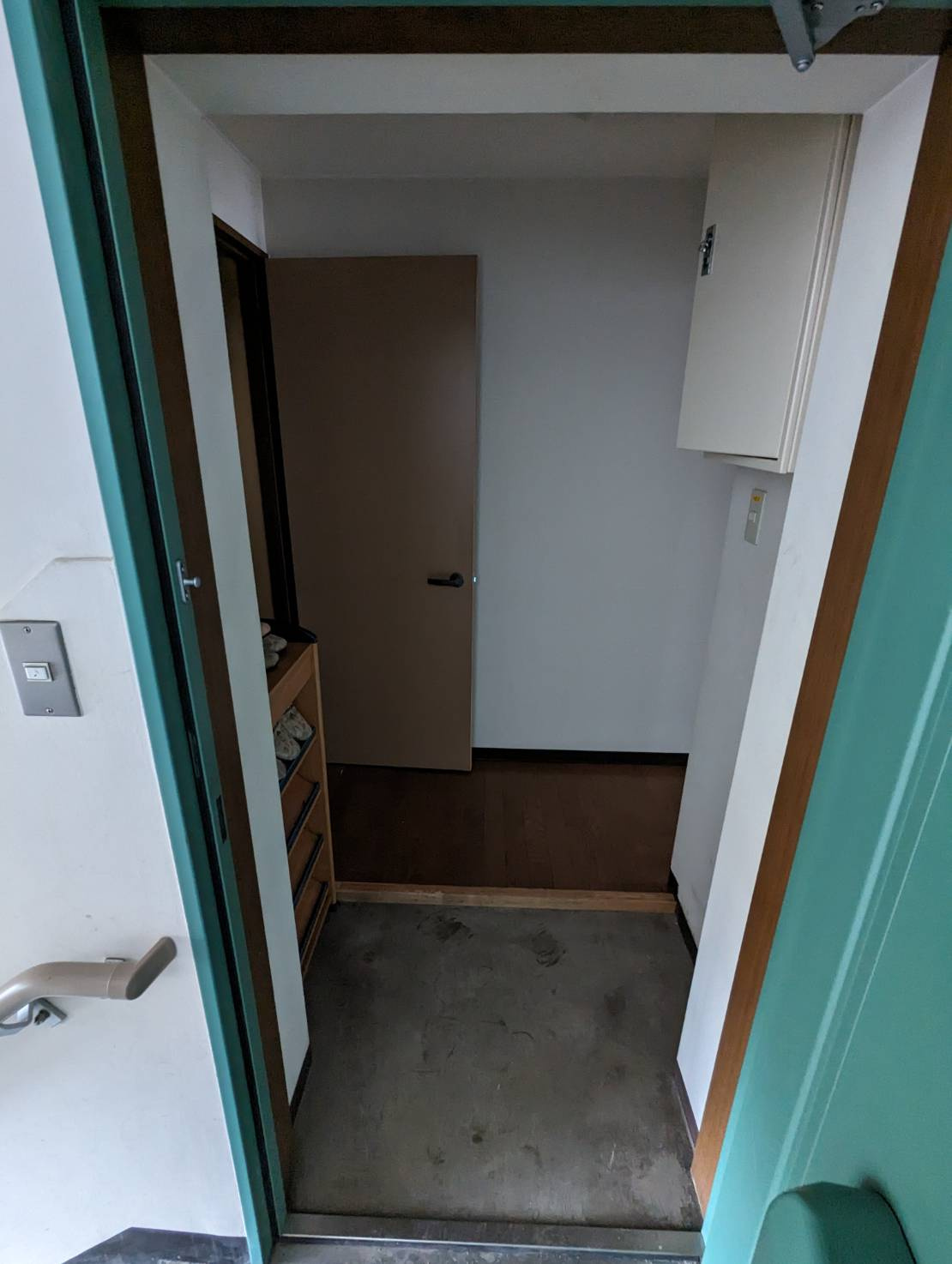 釧路市鶴ケ岱２丁目の賃貸マンションの玄関