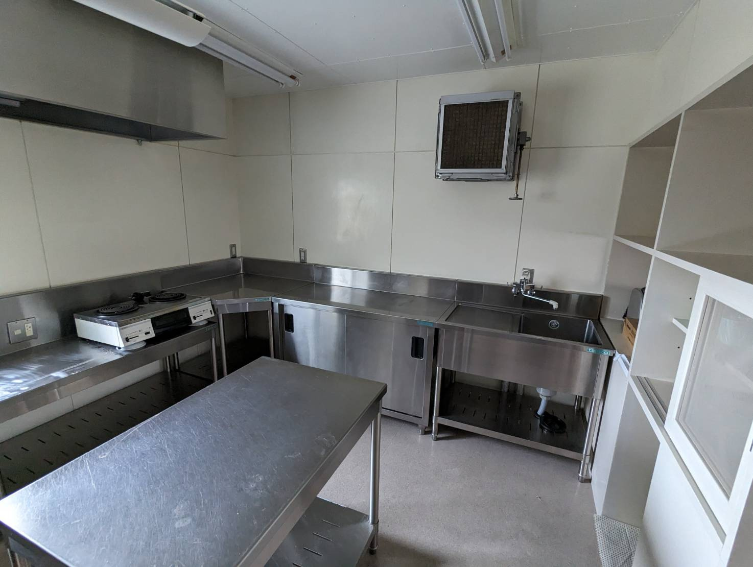 釧路市鶴ケ岱２丁目の賃貸マンションのキッチン