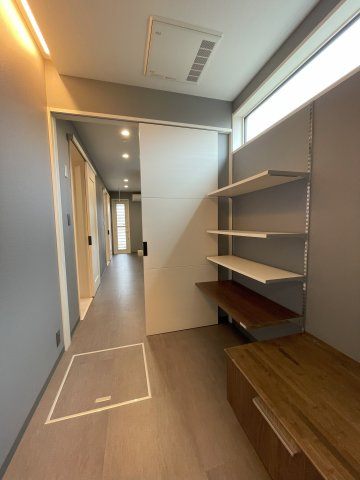 ミサワホーム施工のガレージ付平家住宅の脱衣所