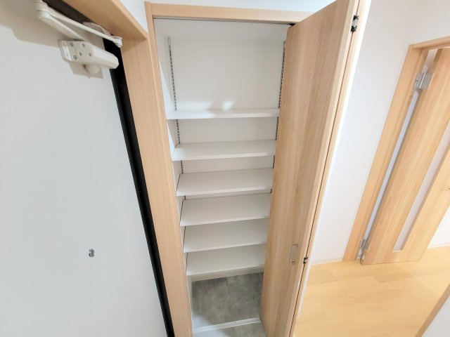 クレアール東岡町の収納