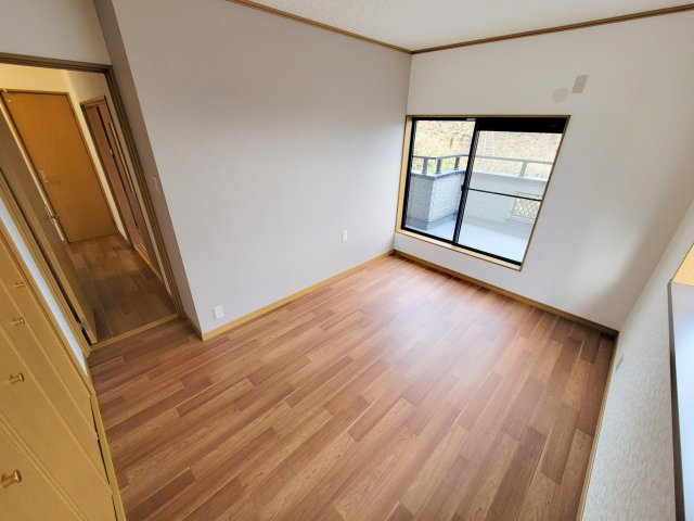 大和郡山市矢田町戸建の洋室