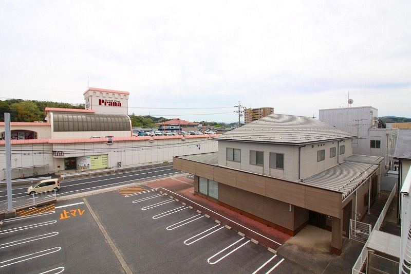 安来町鉄骨造３階建建店舗付住宅の展望|3階からの眺望になります。徒歩で生活可能な利便性の良い立地になります。