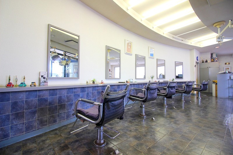 安来町鉄骨造３階建建店舗付住宅のその他|1階美容室と使用しています。店舗面積も広く他業種でも利用用途はいろいろございます♪