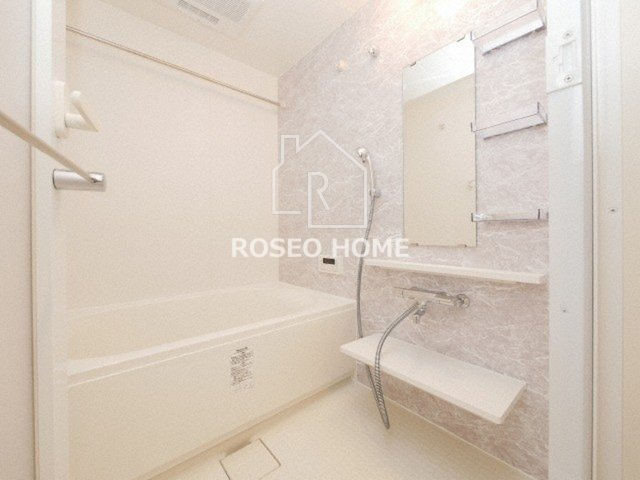 ラクスーTの浴室