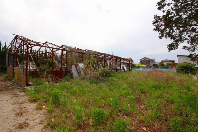 米子市彦名町古家付土地の外観|建物後ろからの写真です。もともと豚を飼育する為の小屋がありました。
