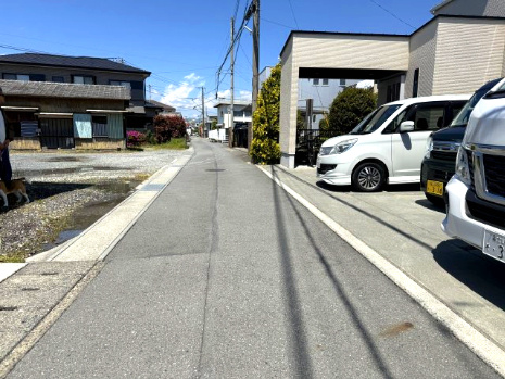 富士市宮島nattoku住宅施工　中古住宅　の前面道路含む現地写真