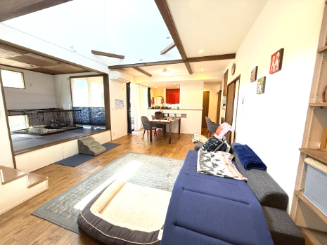 富士市宮島nattoku住宅施工　中古住宅　の居間・リビング