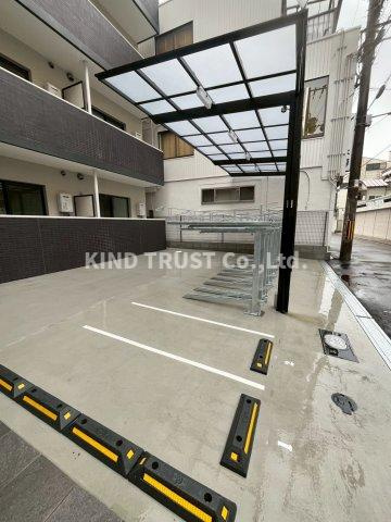 エスグランデ中崎町の駐車場|車をお持ちの方に嬉しい駐車場付きの物件です