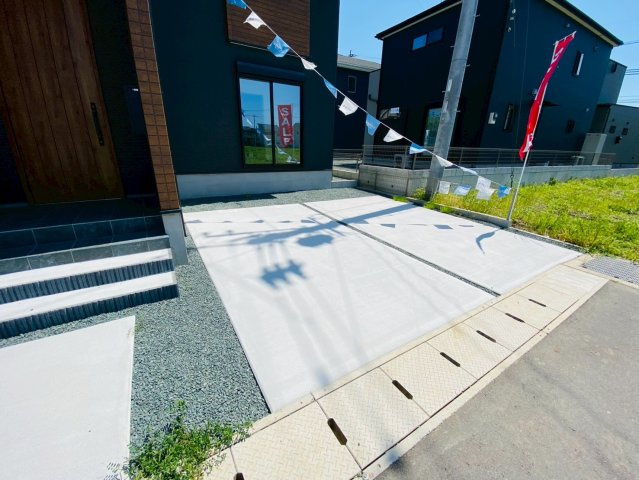 よかタウン／益城町大字広崎2期／２号棟の駐車場|並列2台駐車可能です！車種により異なります！現地でご確認を！