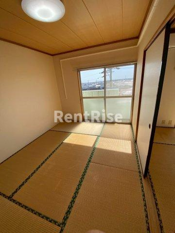 パークサイド三ツ井の和室