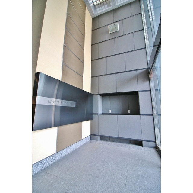 岐阜市薮田南１丁目の店舗事務所のエントランス