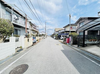 【前面道路含む現地写真】